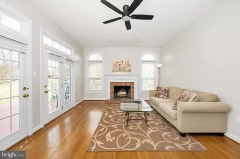 Living - 17900 Hickman St, Poolesville, MD 20837 photo 6 of 8