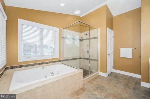 Bath - 17900 Hickman St, Poolesville, MD 20837 photo 2 of 8