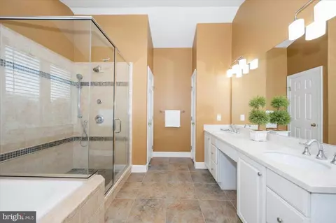 Bath - 17900 Hickman St, Poolesville, MD 20837 photo 3 of 8