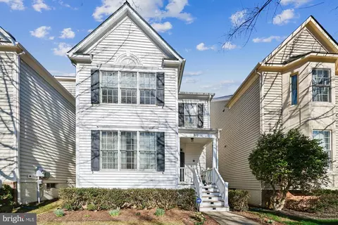 217 Church Gate Ln, Gaithersburg, MD 20878