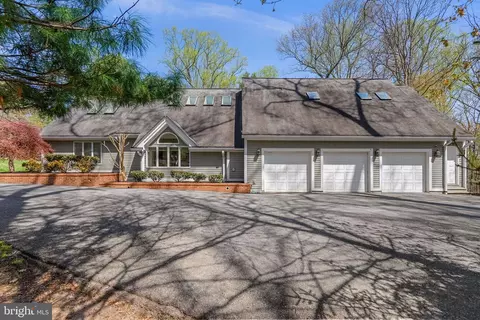 Exterior - 18 Pinebark Ct, Brinklow, MD 20862 photo 16 of 18