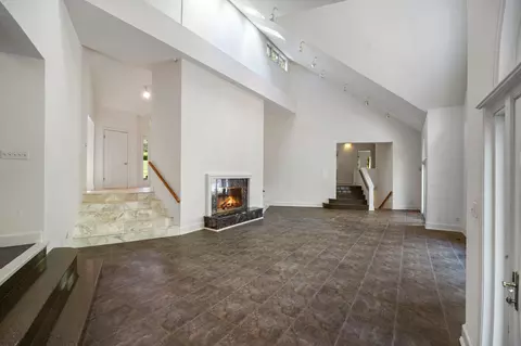 Living - 18 Pinebark Ct, Brinklow, MD 20862 photo 4 of 13