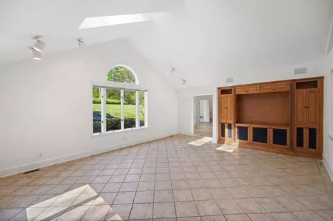 Living - 18 Pinebark Ct, Brinklow, MD 20862 photo 8 of 13