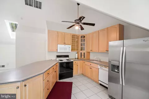 Kitchen - 18 Pinebark Ct, Brinklow, MD 20862 photo 5 of 7
