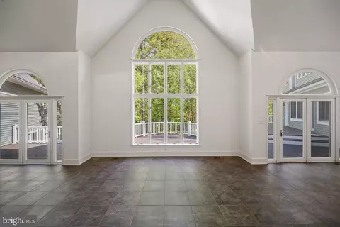 Living - 18 Pinebark Ct, Brinklow, MD 20862 photo 6 of 13