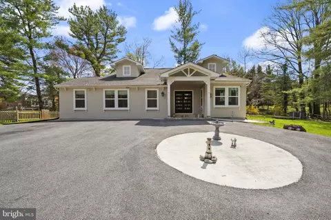 17616 Garrett Dr, Gaithersburg, MD 20878