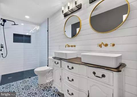 896 Windbrooke Dr #896, Gaithersburg, MD 20879