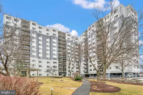 7333 New Hampshire Ave #1220W, Takoma Park, MD 20912