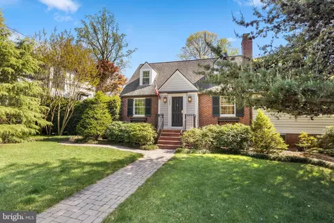 5624 Madison St, Bethesda, MD 20817