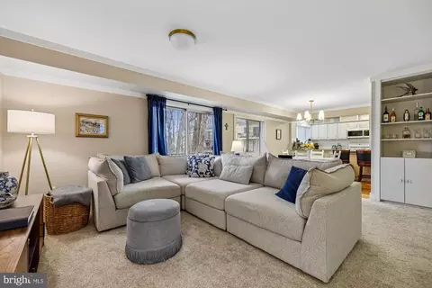 10619 Montrose Ave #102, Bethesda, MD 20814