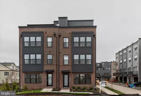 6221 Crosswind Dr, North Bethesda, MD 20852