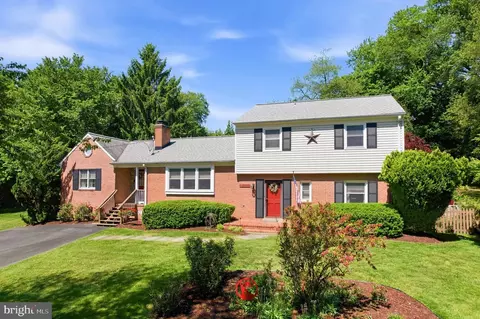 20800 Brooke Knolls Rd, Laytonsville, MD 20882
