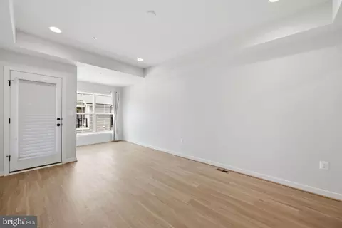 Living - 12626 Layhill Rd, Silver Spring, MD 20906 photo 5 of 6