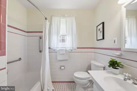 Bath - 9504 Riley Rd, Silver Spring, MD 20910 photo 1 of 1