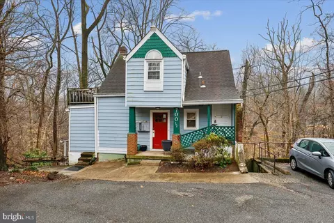 700 A Chaney Dr, Takoma Park, MD 20912