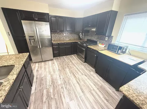 Kitchen - 11321 College View Dr, Silver Spring, MD 20902 photo 4 of 6
