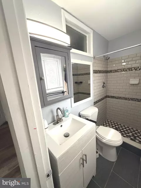 Bath - 11321 College View Dr, Silver Spring, MD 20902 photo 7 of 11