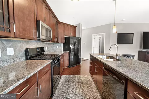 Kitchen - 3911 Doc Berlin Dr #37, Silver Spring, MD 20906 photo 5 of 7