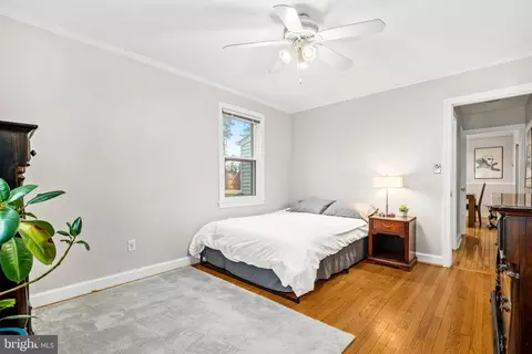 Bedroom - 10149 Sutherland Rd, Silver Spring, MD 20901 photo 3 of 7