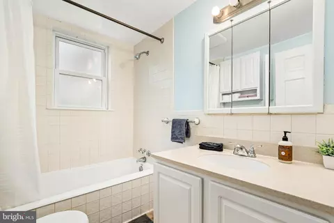Bath - 10149 Sutherland Rd, Silver Spring, MD 20901 photo 1 of 2