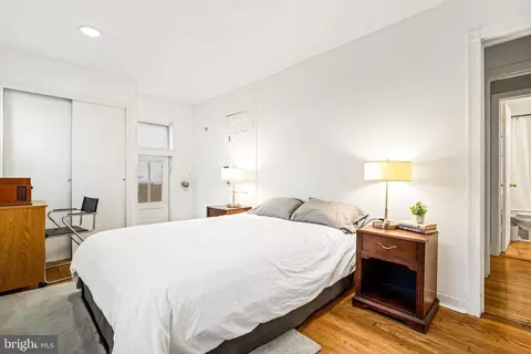 Bedroom - 10149 Sutherland Rd, Silver Spring, MD 20901 photo 4 of 7