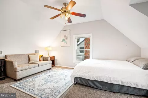 Bedroom - 10149 Sutherland Rd, Silver Spring, MD 20901 photo 6 of 7