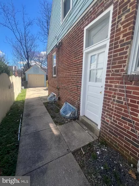 Entry Way - 10149 Sutherland Rd, Silver Spring, MD 20901 photo 1 of 1