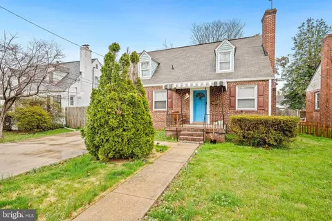 Exterior - 10149 Sutherland Rd, Silver Spring, MD 20901 photo 2 of 6