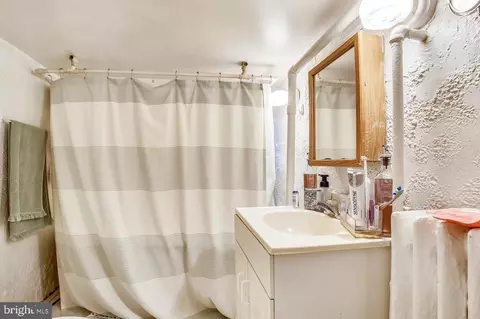 Bath - 746 Thayer Ave, Silver Spring, MD 20910 photo 3 of 3