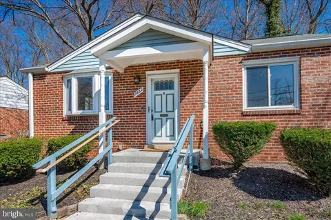 11852 Huggins Dr, Silver Spring, MD 20902