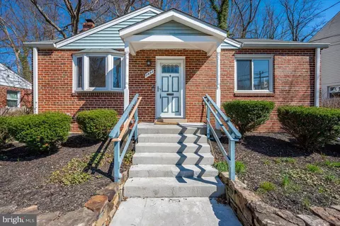 Exterior - 11852 Huggins Dr, Silver Spring, MD 20902 photo 20 of 21