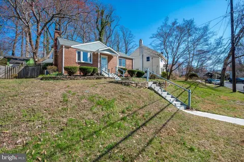 Exterior - 11852 Huggins Dr, Silver Spring, MD 20902 photo 17 of 21