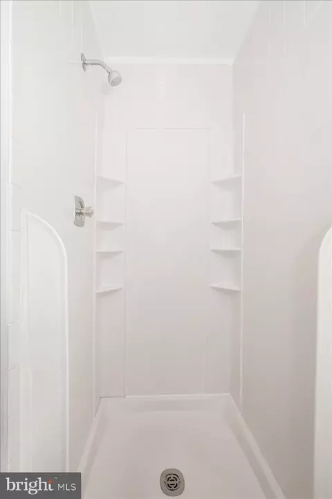 Bath - 11852 Huggins Dr, Silver Spring, MD 20902 photo 2 of 5