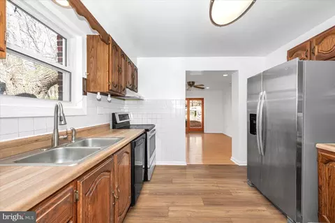 Kitchen - 11852 Huggins Dr, Silver Spring, MD 20902 photo 3 of 5