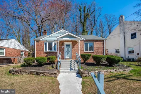 Exterior - 11852 Huggins Dr, Silver Spring, MD 20902 photo 19 of 21