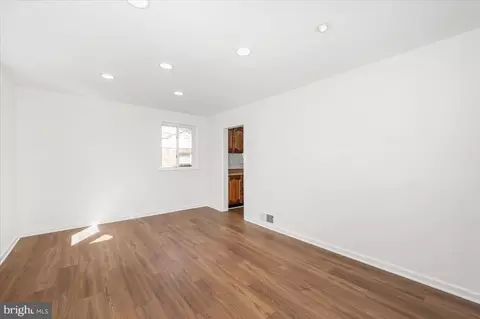 Living - 11852 Huggins Dr, Silver Spring, MD 20902 photo 3 of 9