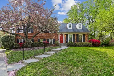 7301 Durbin Ter, Bethesda, MD 20817