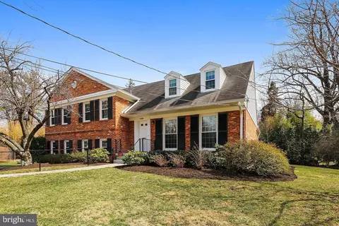 7301 Durbin Ter, Bethesda, MD 20817