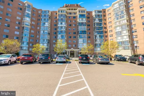 3200 N Leisure World Blvd #111, Silver Spring, MD 20906