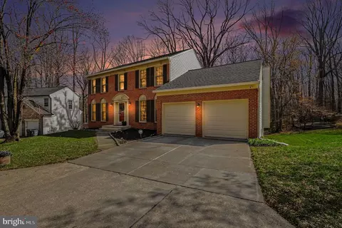 9852 Mainsail Dr, Gaithersburg, MD 20879