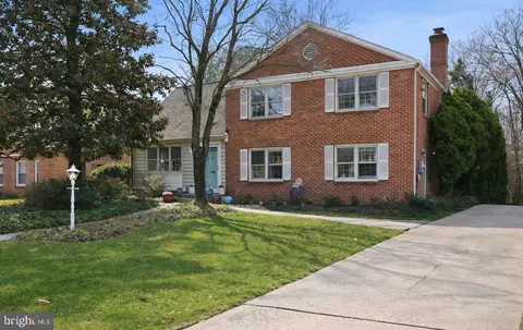 8406 Geneva Mason Rd, Potomac, MD 20854