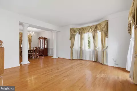 Living - 2902 Marlow Farm Ter, Silver Spring, MD 20904 photo 2 of 4