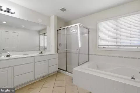Bath - 2902 Marlow Farm Ter, Silver Spring, MD 20904 photo 3 of 3
