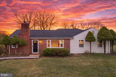9804 Highview Ave, Damascus, MD 20872