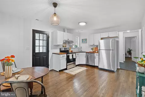 Entry Way - 9804 Highview Ave, Damascus, MD 20872 photo 1 of 5