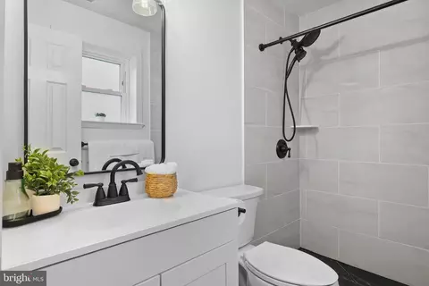 Bath - 9804 Highview Ave, Damascus, MD 20872 photo 1 of 3