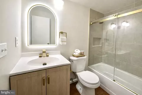 Bath - 2800 Gunarette Way, Silver Spring, MD 20906 photo 5 of 10