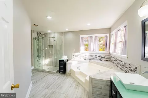 Bath - 531 Norcross Way, Silver Spring, MD 20904 photo 2 of 3