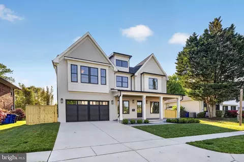 8722 Ewing Dr, Bethesda, MD 20817