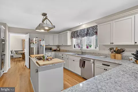 2036 Mayflower Dr, Silver Spring, MD 20905 photo 6